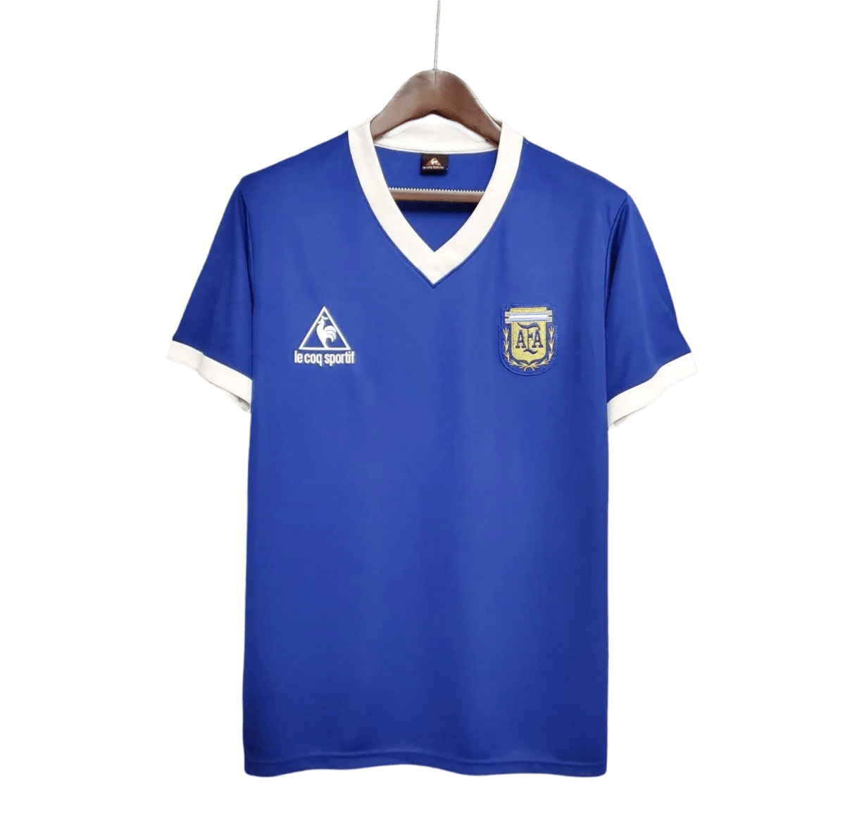 https://cdn.shopify.com/s/files/1/0826/7228/8075/files/1986-argentina-world-cup-away-retro-jersey-262352.webp?v=1741198513