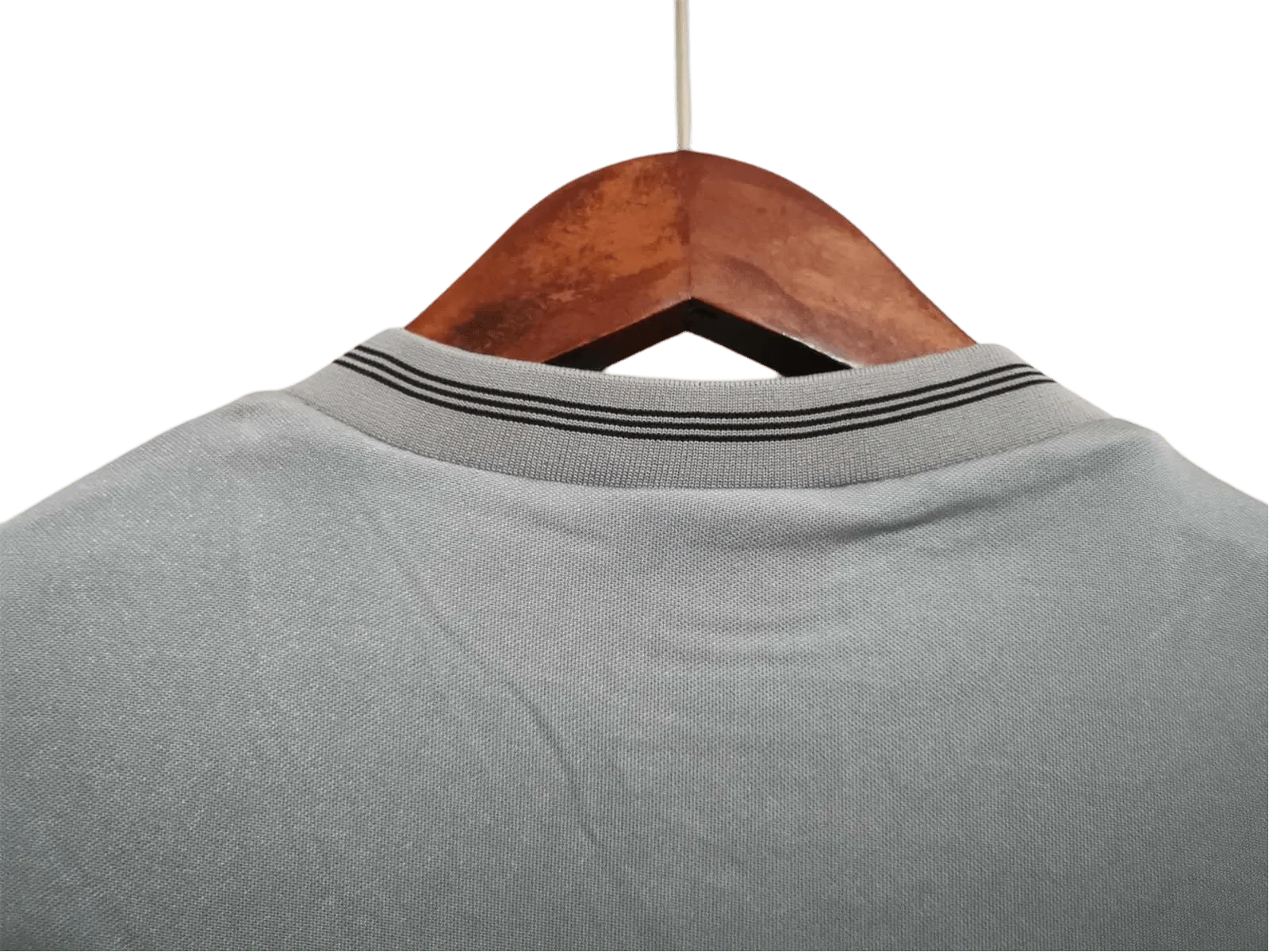 https://cdn.shopify.com/s/files/1/0826/7228/8075/files/19861987-newcastle-utd-grey-away-retro-kit-classickits433-784714.webp?v=1741197848