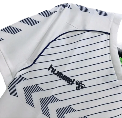 https://cdn.shopify.com/s/files/1/0826/7228/8075/files/19861987-tottenham-hotspur-holsten-home-retro-kit-classickits433-890007.webp?v=1741199132