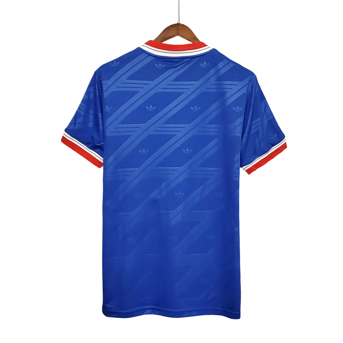 https://cdn.shopify.com/s/files/1/0826/7228/8075/files/19861988-manchester-united-sharp-away-retro-kit-classickits433-590705.webp?v=1741197673