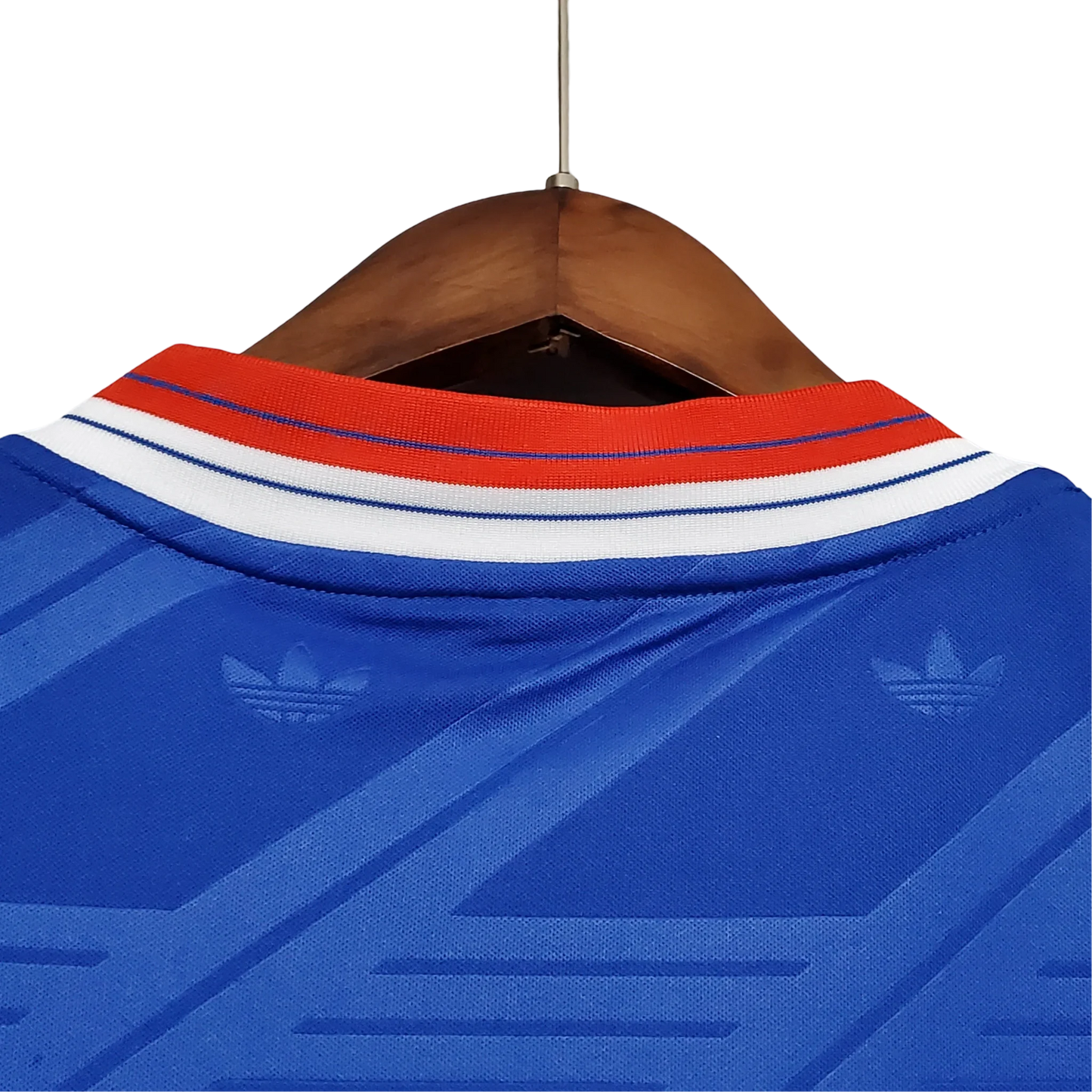 https://cdn.shopify.com/s/files/1/0826/7228/8075/files/19861988-manchester-united-sharp-away-retro-kit-classickits433-692721.webp?v=1741197675