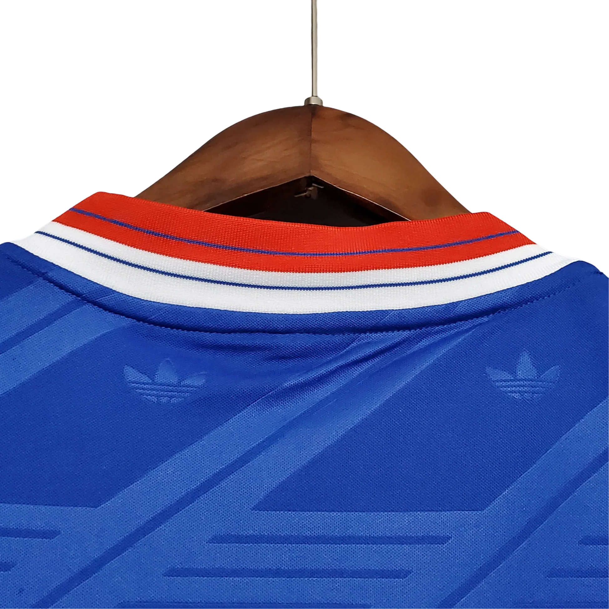 https://cdn.shopify.com/s/files/1/0826/7228/8075/files/19861988-manchester-united-sharp-away-retro-kit-classickits433-692721.webp?v=1741197675