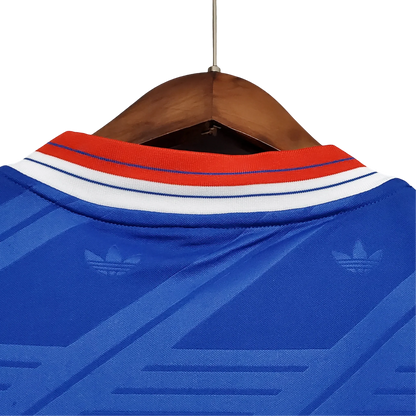 https://cdn.shopify.com/s/files/1/0826/7228/8075/files/19861988-manchester-united-sharp-away-retro-kit-classickits433-692721.webp?v=1741197675