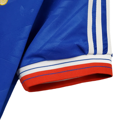 https://cdn.shopify.com/s/files/1/0826/7228/8075/files/19861988-manchester-united-sharp-away-retro-kit-classickits433-760836.webp?v=1741197674