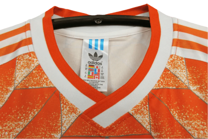 https://cdn.shopify.com/s/files/1/0826/7228/8075/files/1988-netherlands-home-retro-kit-518411.webp?v=1741197039