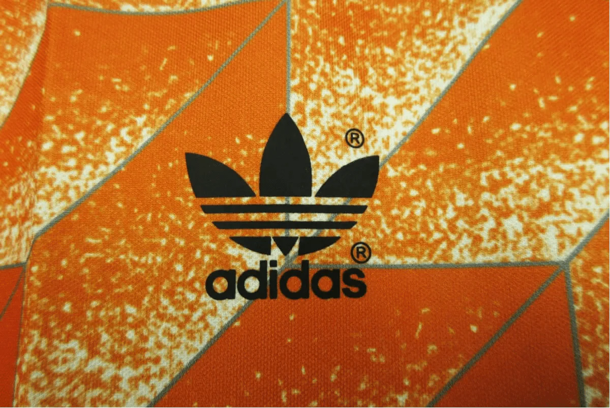 https://cdn.shopify.com/s/files/1/0826/7228/8075/files/1988-netherlands-home-retro-kit-798424.webp?v=1741197041