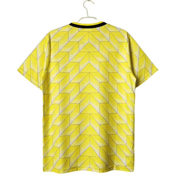 https://cdn.shopify.com/s/files/1/0826/7228/8075/files/19881989-borussia-dortmund-continentale-home-retro-kit-classickits433-232461.webp?v=1741199349