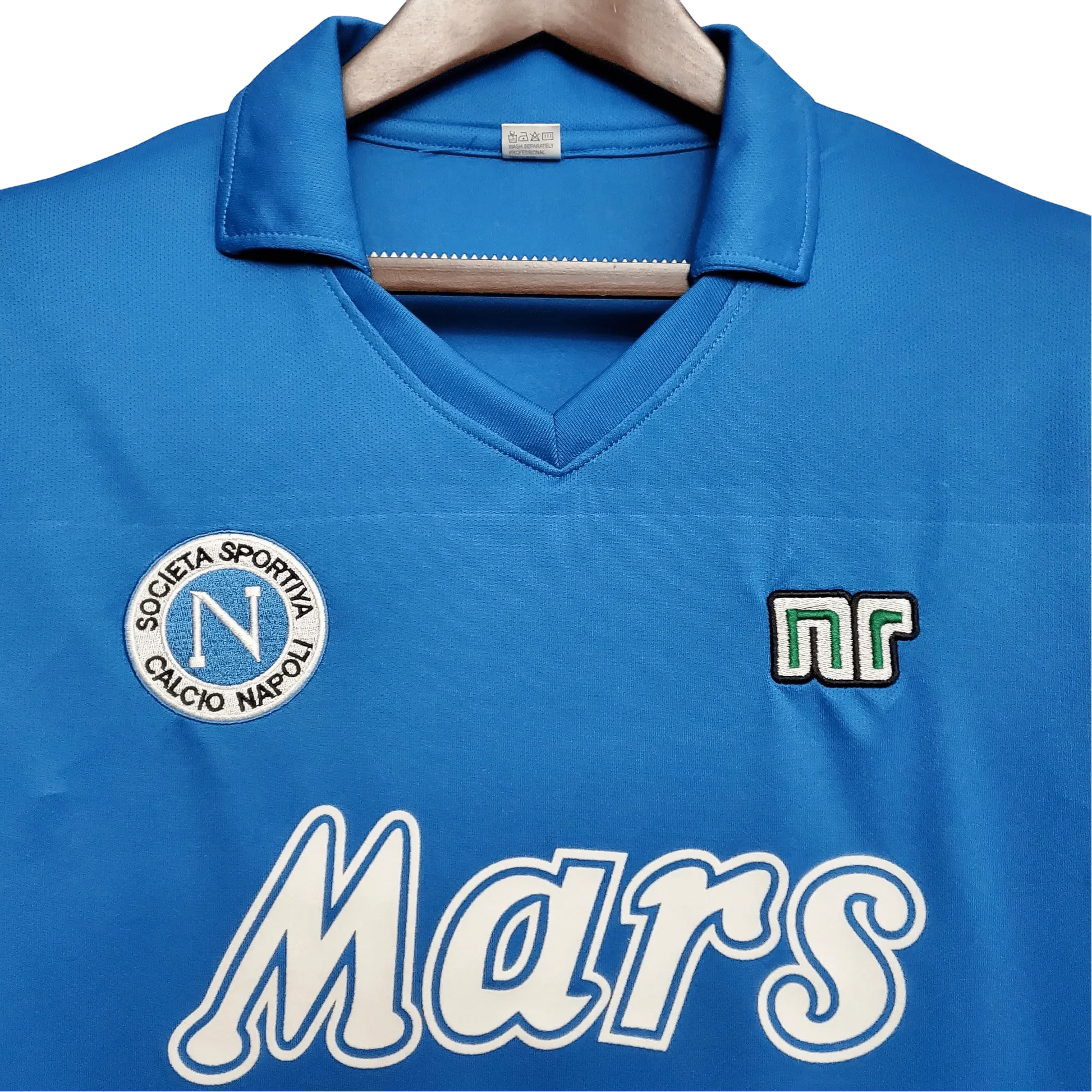 https://cdn.shopify.com/s/files/1/0826/7228/8075/files/19881989-napoli-mars-home-retro-kit-classickits433-581316.webp?v=1741198900