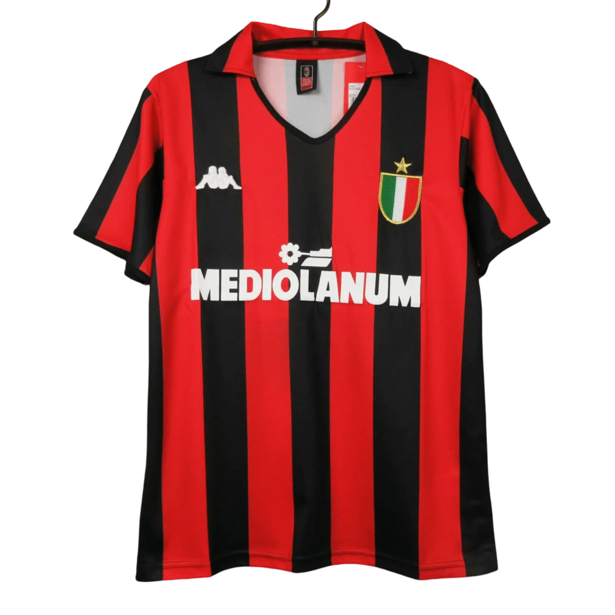 https://cdn.shopify.com/s/files/1/0826/7228/8075/files/19881990-ac-milan-mediolanum-home-retro-kit-classickits433-695870.webp?v=1741198796