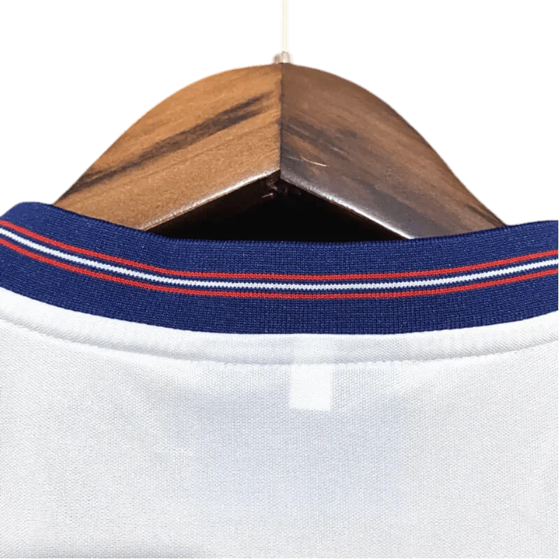 https://cdn.shopify.com/s/files/1/0826/7228/8075/files/1989-england-home-retro-kit-600741.webp?v=1741196959