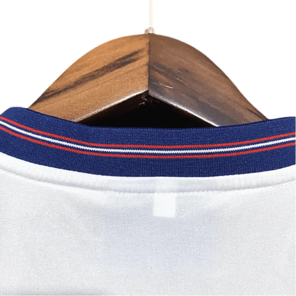 https://cdn.shopify.com/s/files/1/0826/7228/8075/files/1989-england-home-retro-kit-600741.webp?v=1741196959