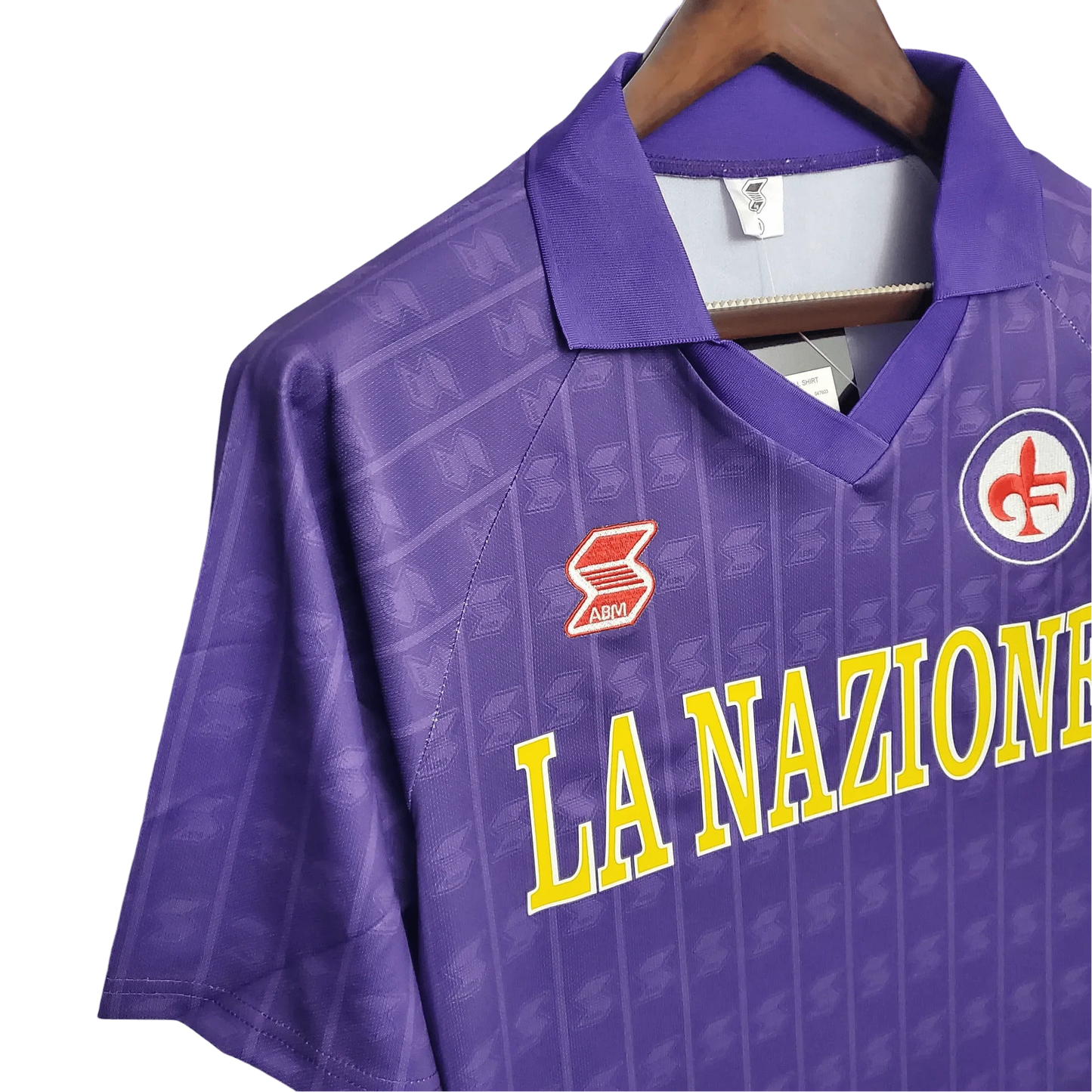 https://cdn.shopify.com/s/files/1/0826/7228/8075/files/19891990-fiorentina-florence-la-nazione-home-retro-kit-classickits433-583004.webp?v=1741199018