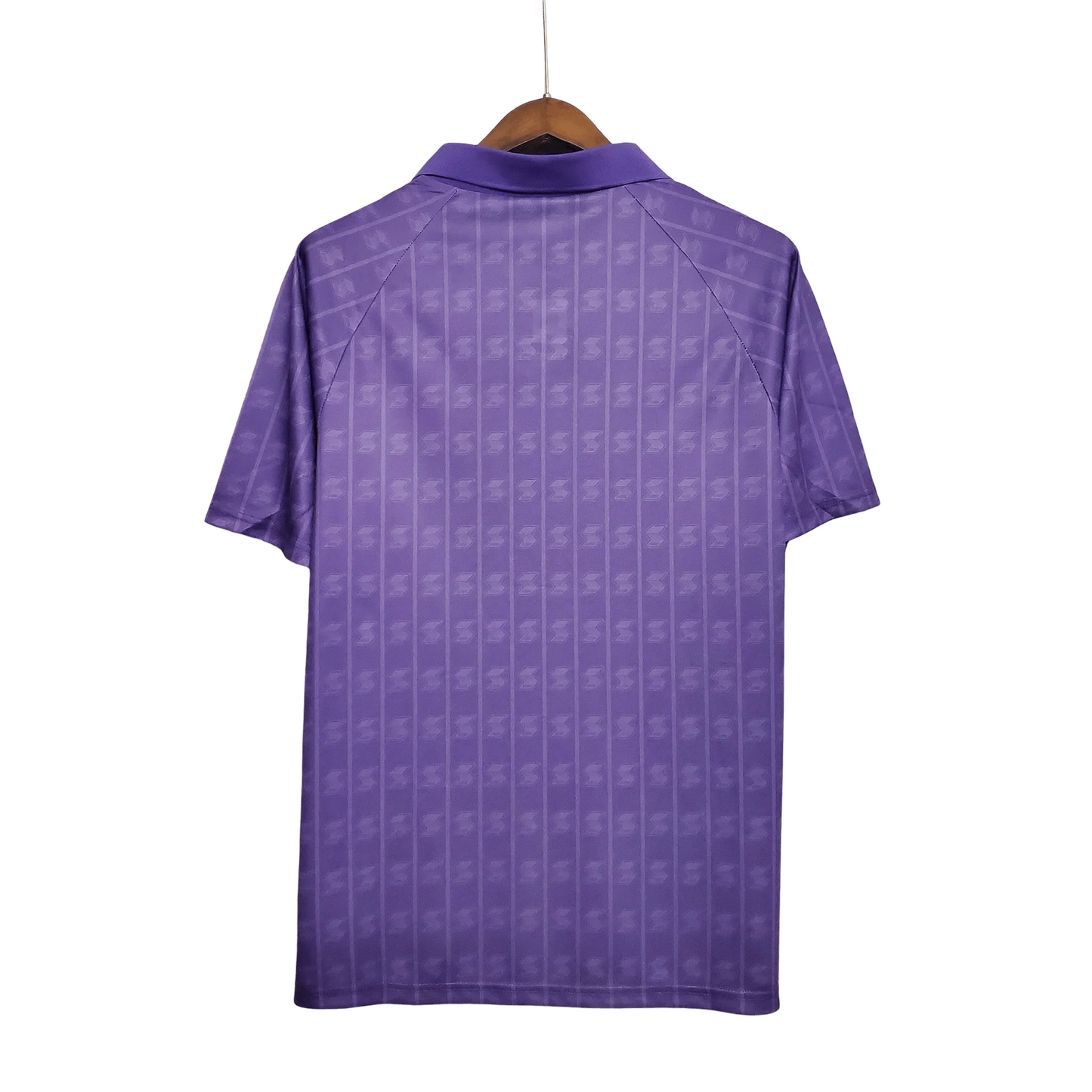 https://cdn.shopify.com/s/files/1/0826/7228/8075/files/19891990-fiorentina-florence-la-nazione-home-retro-kit-classickits433-633506.webp?v=1741199021