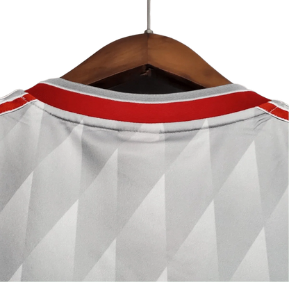 https://cdn.shopify.com/s/files/1/0826/7228/8075/files/19891990-liverpool-candy-away-retro-kit-classickits433-608710.webp?v=1741199190