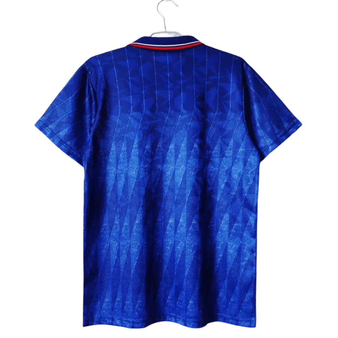 https://cdn.shopify.com/s/files/1/0826/7228/8075/files/19891991-chelsea-commodore-home-retro-kit-classickits433-133284.webp?v=1741199195