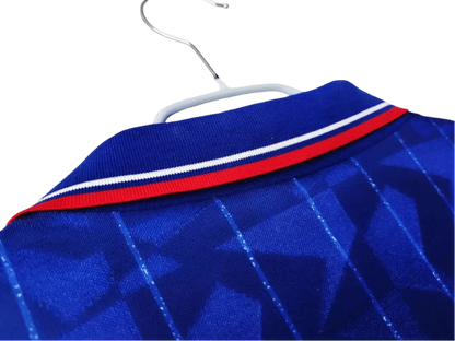 https://cdn.shopify.com/s/files/1/0826/7228/8075/files/19891991-chelsea-commodore-home-retro-kit-classickits433-802823.webp?v=1741199197