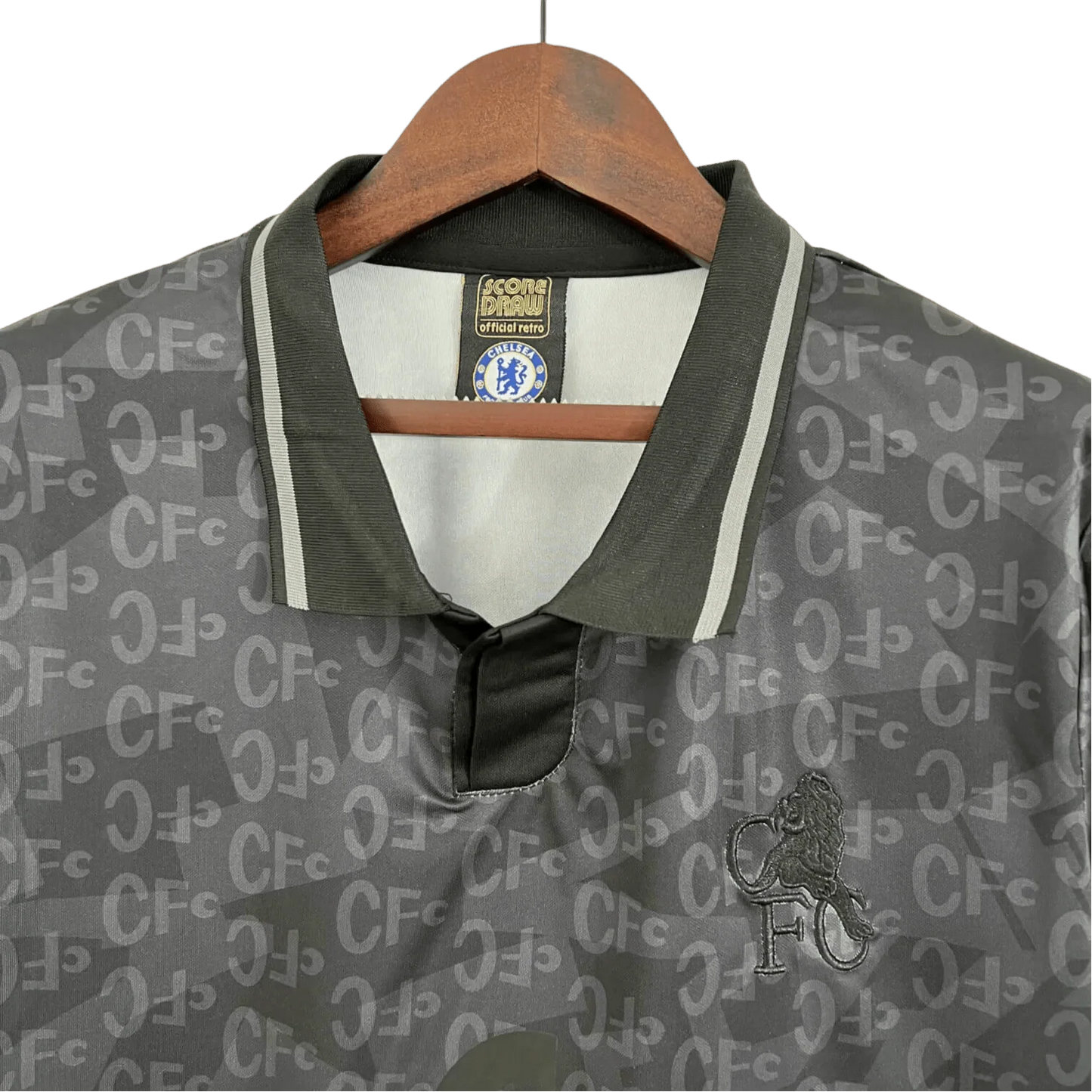 https://cdn.shopify.com/s/files/1/0826/7228/8075/files/1990-chelsea-black-retro-kit-classickits433-550621.webp?v=1741198276