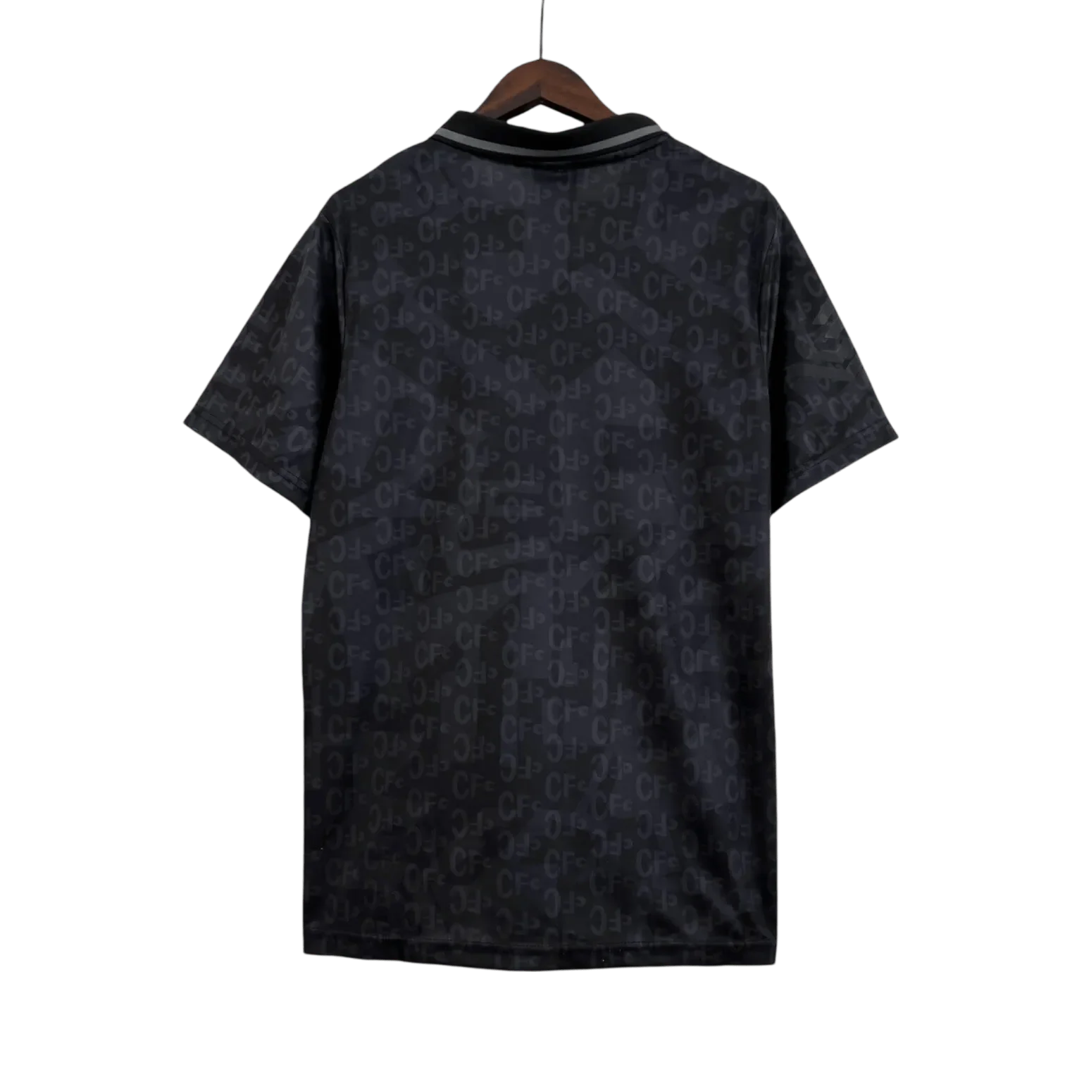 https://cdn.shopify.com/s/files/1/0826/7228/8075/files/1990-chelsea-black-retro-kit-classickits433-738823.webp?v=1741198275