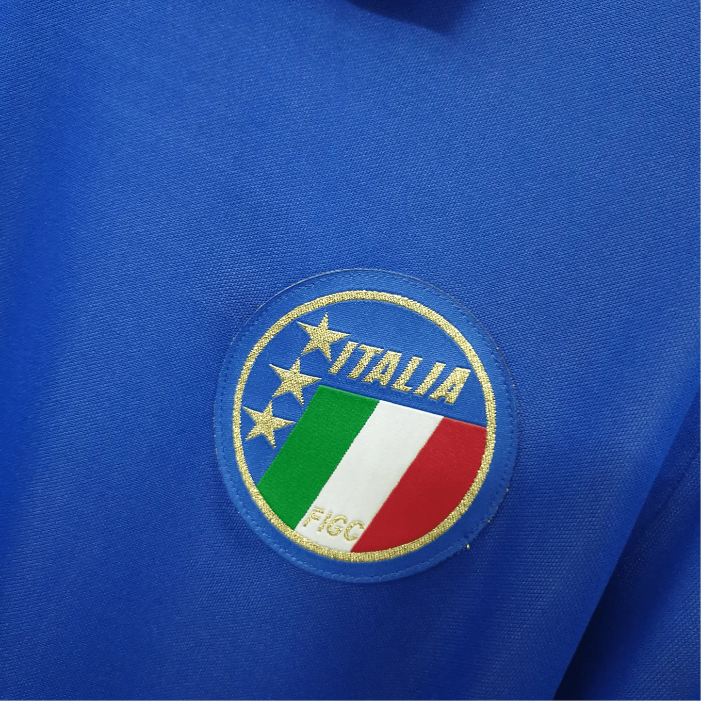 https://cdn.shopify.com/s/files/1/0826/7228/8075/files/1990-italy-home-retro-kit-528662.webp?v=1741197180