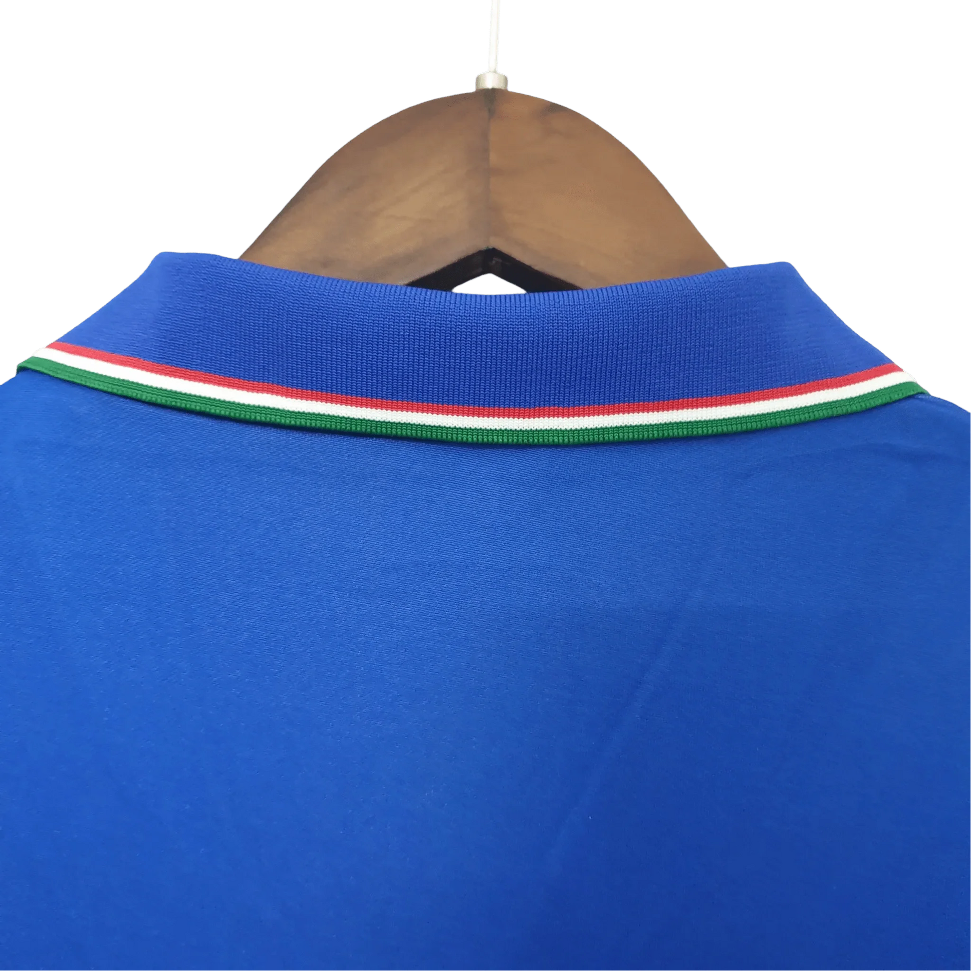 https://cdn.shopify.com/s/files/1/0826/7228/8075/files/1990-italy-home-retro-kit-844550.webp?v=1741197178