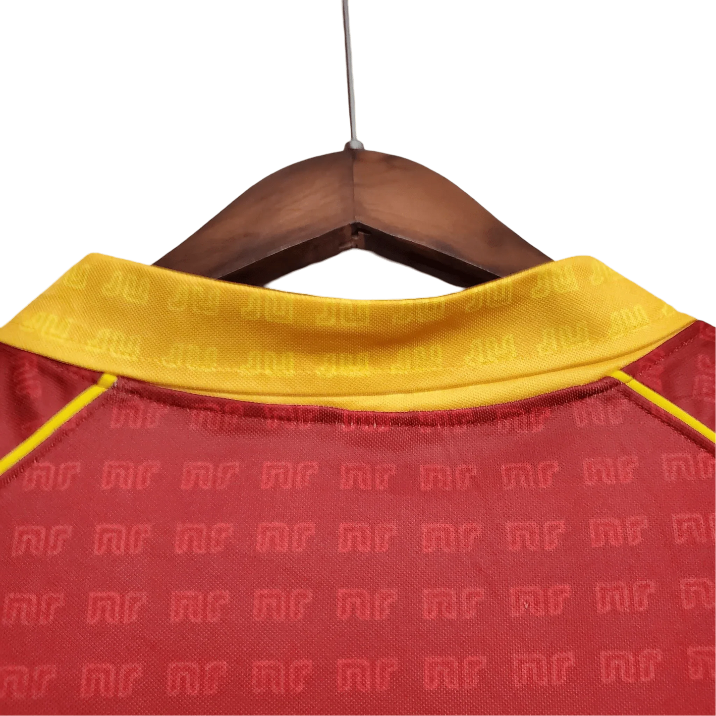 https://cdn.shopify.com/s/files/1/0826/7228/8075/files/19901991-as-roma-barilla-home-retro-kit-classickits433-324953.webp?v=1741199047