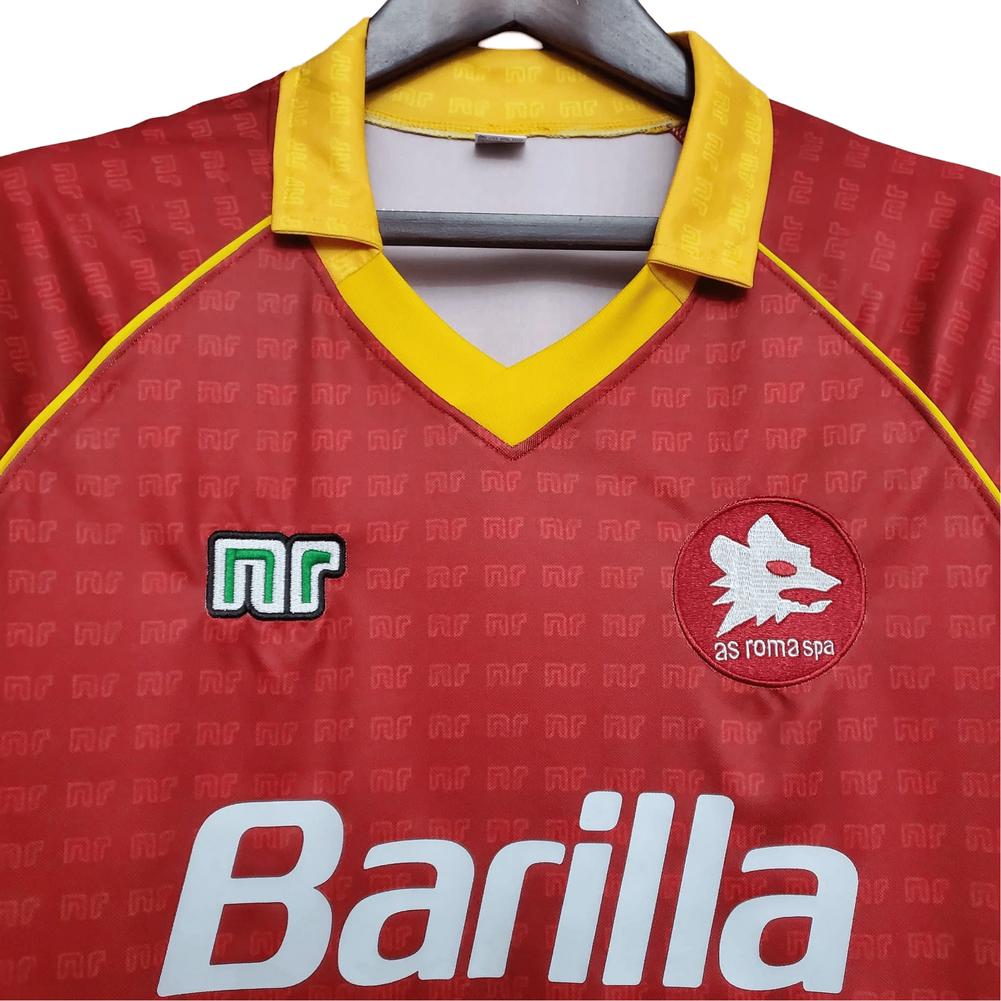 https://cdn.shopify.com/s/files/1/0826/7228/8075/files/19901991-as-roma-barilla-home-retro-kit-classickits433-823057.webp?v=1741199046