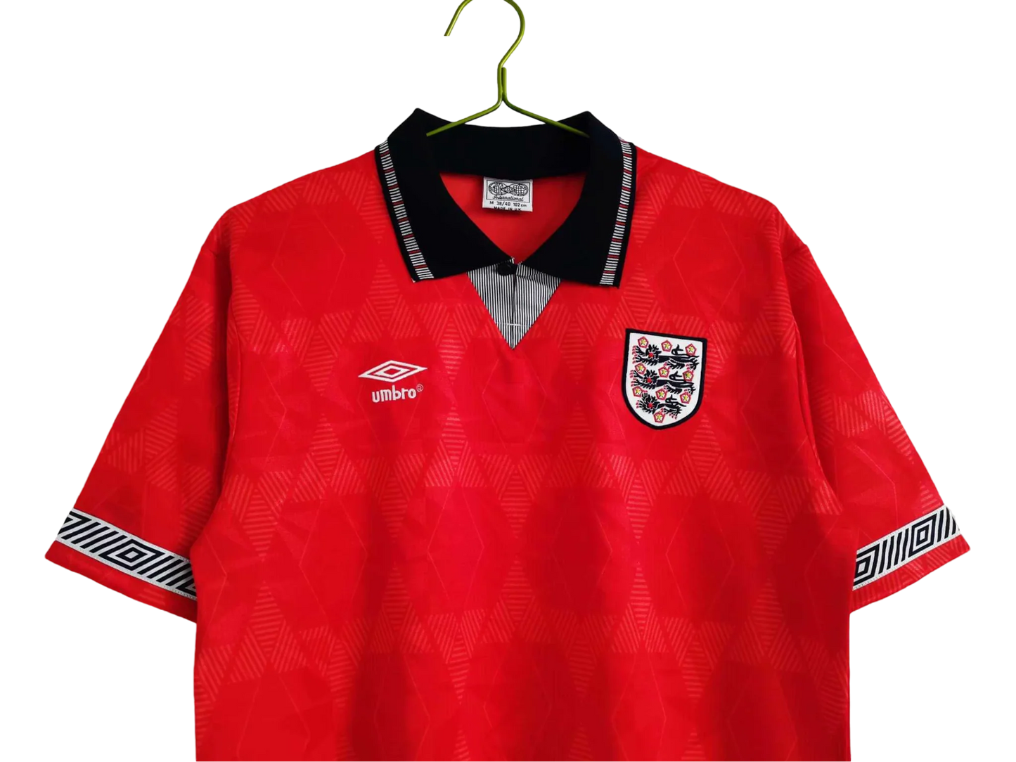 https://cdn.shopify.com/s/files/1/0826/7228/8075/files/19901991-england-red-away-retro-kit-classickits433-365284.webp?v=1741198459
