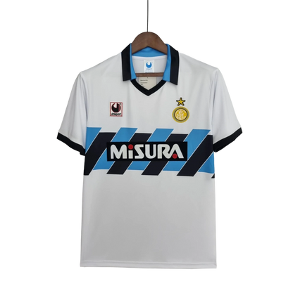 https://cdn.shopify.com/s/files/1/0826/7228/8075/files/19901991-inter-milan-misura-away-retro-kit-classickits433-489475.webp?v=1741198897