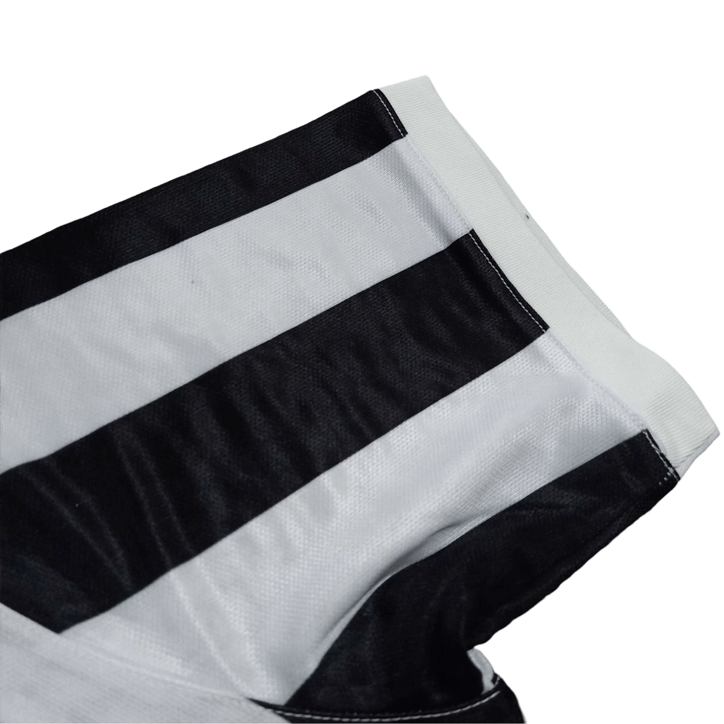 https://cdn.shopify.com/s/files/1/0826/7228/8075/files/19901991-juventus-upim-home-retro-kit-497896.png?v=1741197296