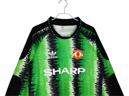 https://cdn.shopify.com/s/files/1/0826/7228/8075/files/19901991-manchester-united-sharp-goalkeeper-green-retro-kit-long-sleeves-classickits433-676895.webp?v=1741197622