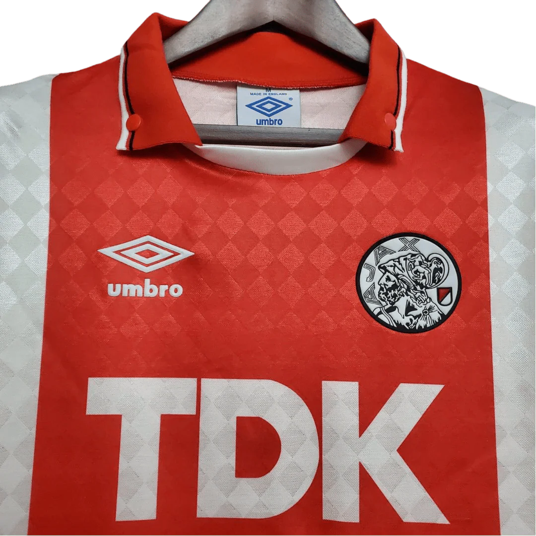 https://cdn.shopify.com/s/files/1/0826/7228/8075/files/19901992-ajax-home-retro-kit-classickits433-537473.webp?v=1741199361