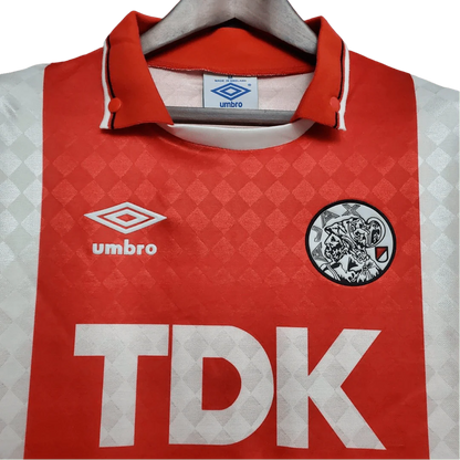 https://cdn.shopify.com/s/files/1/0826/7228/8075/files/19901992-ajax-home-retro-kit-classickits433-537473.webp?v=1741199361