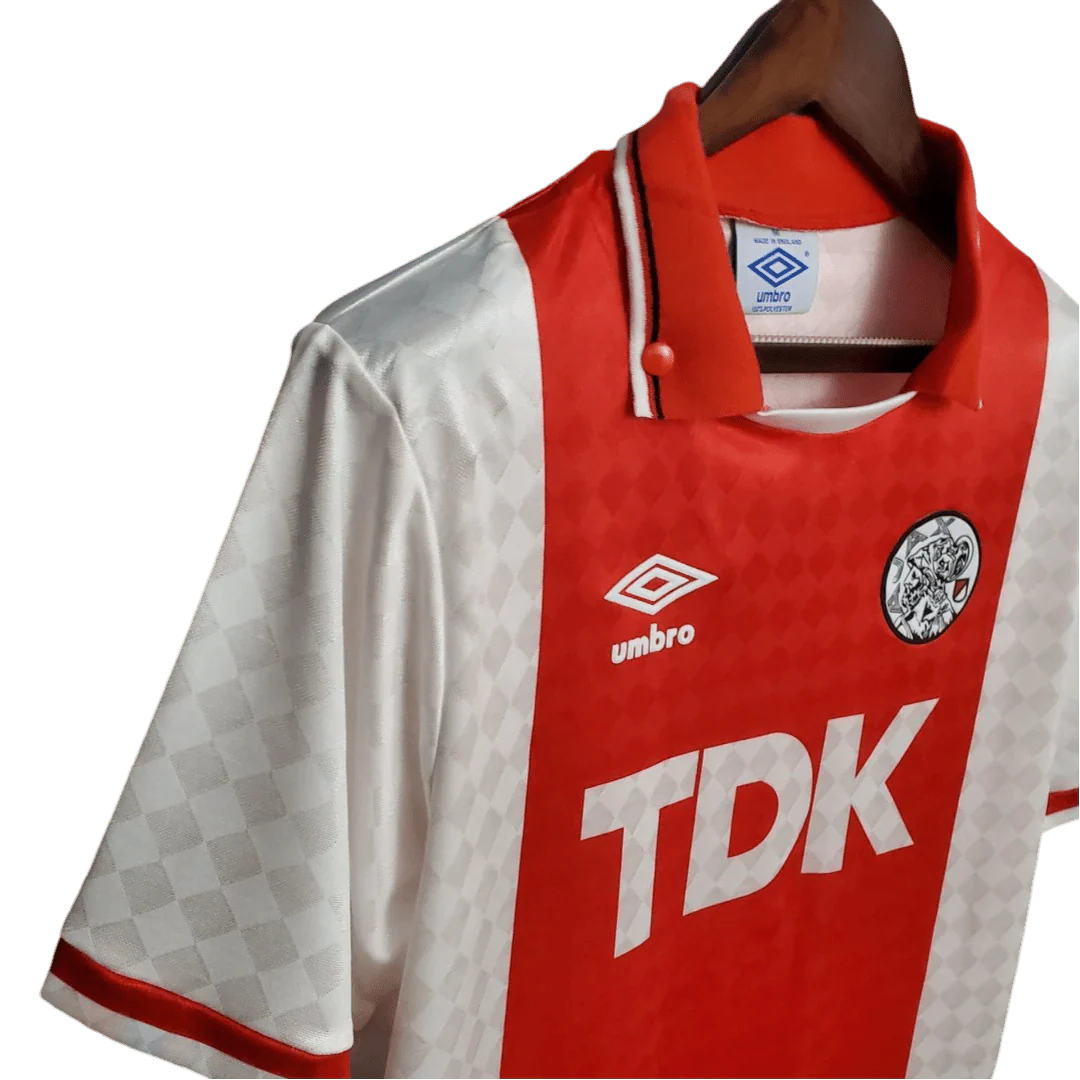 https://cdn.shopify.com/s/files/1/0826/7228/8075/files/19901992-ajax-home-retro-kit-classickits433-591282.webp?v=1741199360