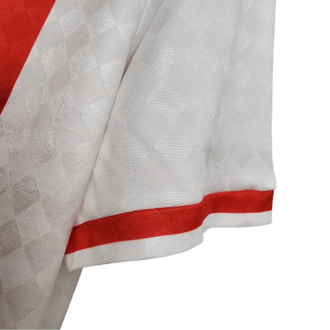https://cdn.shopify.com/s/files/1/0826/7228/8075/files/19901992-ajax-home-retro-kit-classickits433-730747.webp?v=1741199360