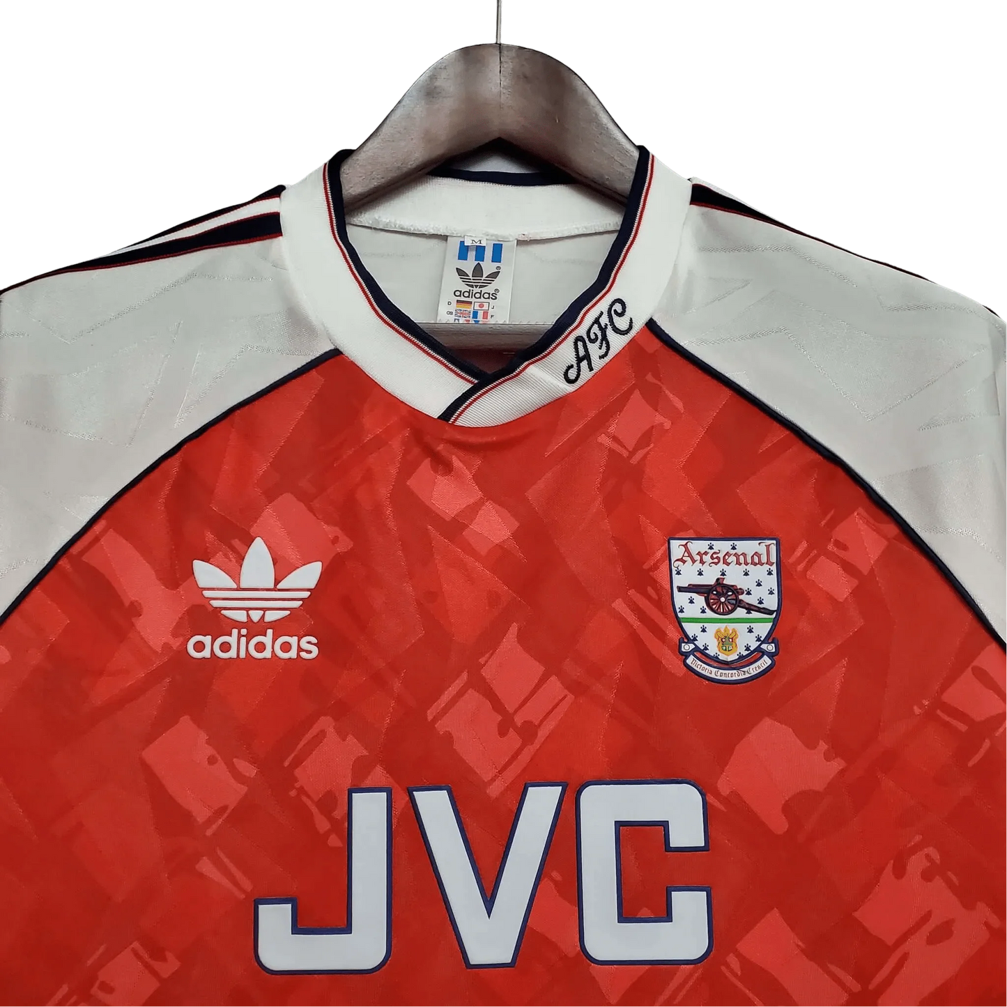 https://cdn.shopify.com/s/files/1/0826/7228/8075/files/19901992-arsenal-jvc-home-retro-kit-classickit433-537260.webp?v=1741198460