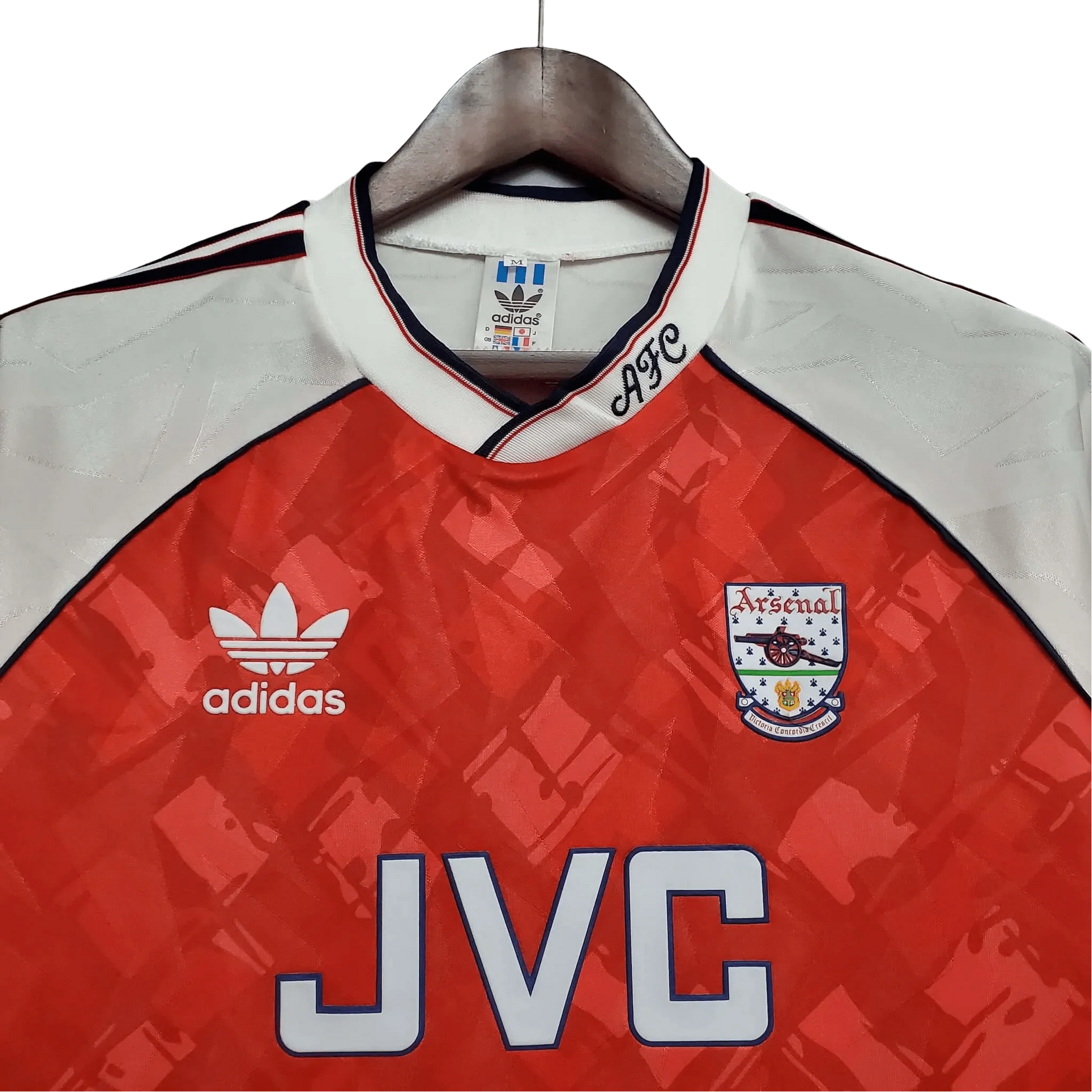 https://cdn.shopify.com/s/files/1/0826/7228/8075/files/19901992-arsenal-jvc-home-retro-kit-classickit433-537260.webp?v=1741198460