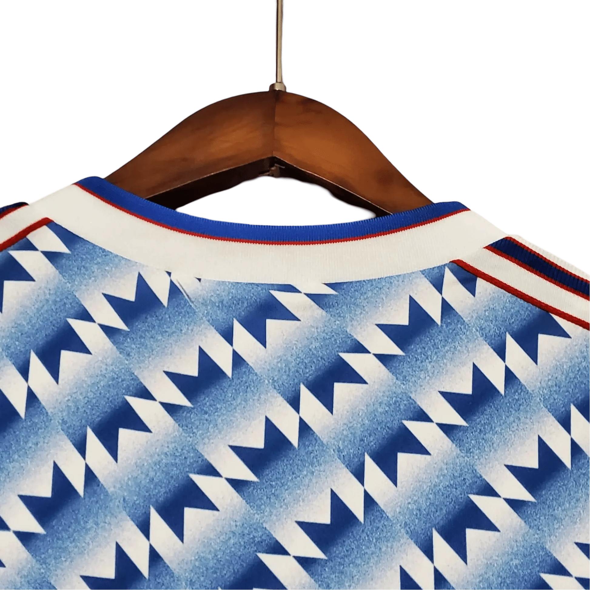 https://cdn.shopify.com/s/files/1/0826/7228/8075/files/19901992-manchester-united-sharp-blue-flower-away-retro-kit-classickits433-524881.webp?v=1741197757