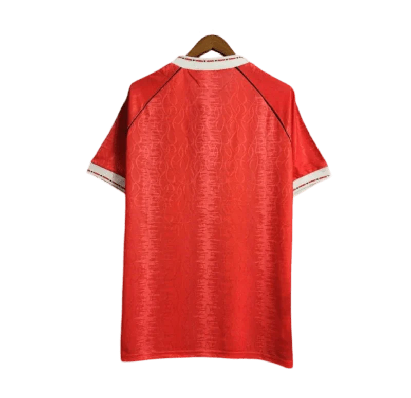https://cdn.shopify.com/s/files/1/0826/7228/8075/files/19901992-manchester-united-sharp-home-retro-kit-classickits433-900614.webp?v=1747097006