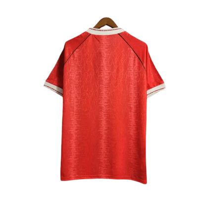 https://cdn.shopify.com/s/files/1/0826/7228/8075/files/19901992-manchester-united-sharp-home-retro-kit-classickits433-900614.webp?v=1747097006