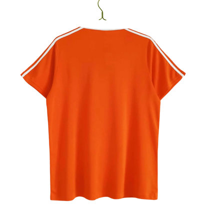 https://cdn.shopify.com/s/files/1/0826/7228/8075/files/19901992-netherlands-home-retro-kit-146152.webp?v=1741197027