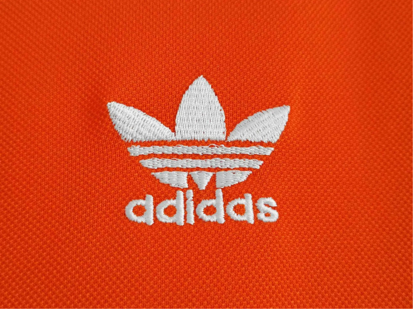 https://cdn.shopify.com/s/files/1/0826/7228/8075/files/19901992-netherlands-home-retro-kit-763019.webp?v=1741197029