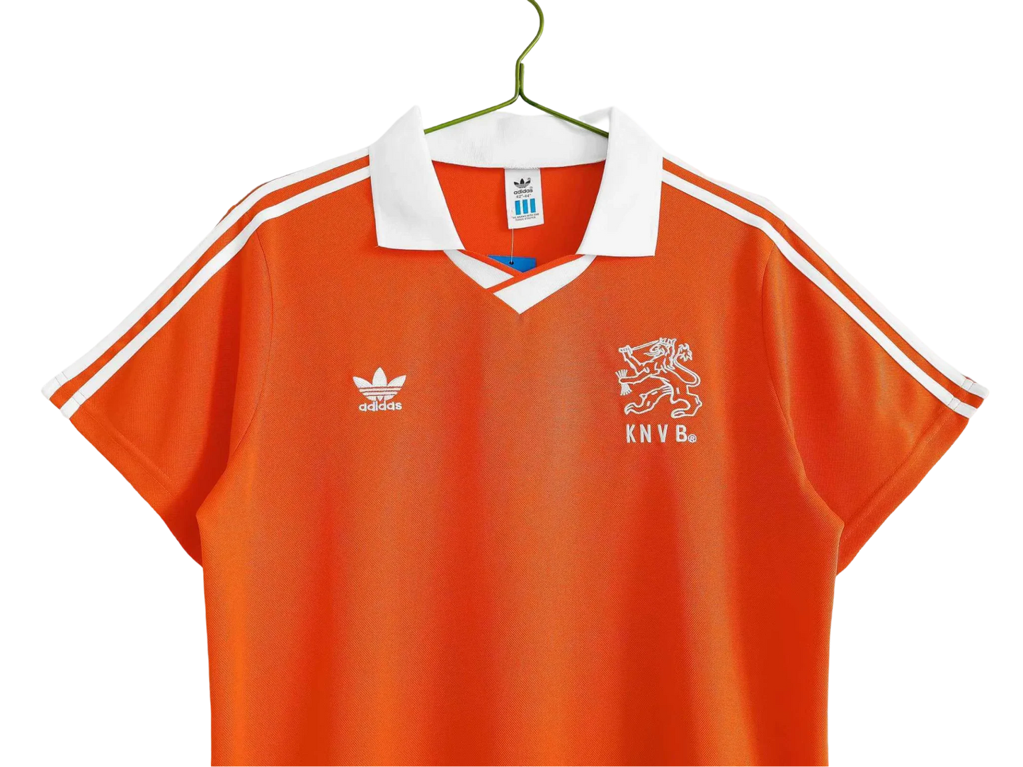 https://cdn.shopify.com/s/files/1/0826/7228/8075/files/19901992-netherlands-home-retro-kit-909268.webp?v=1741197031