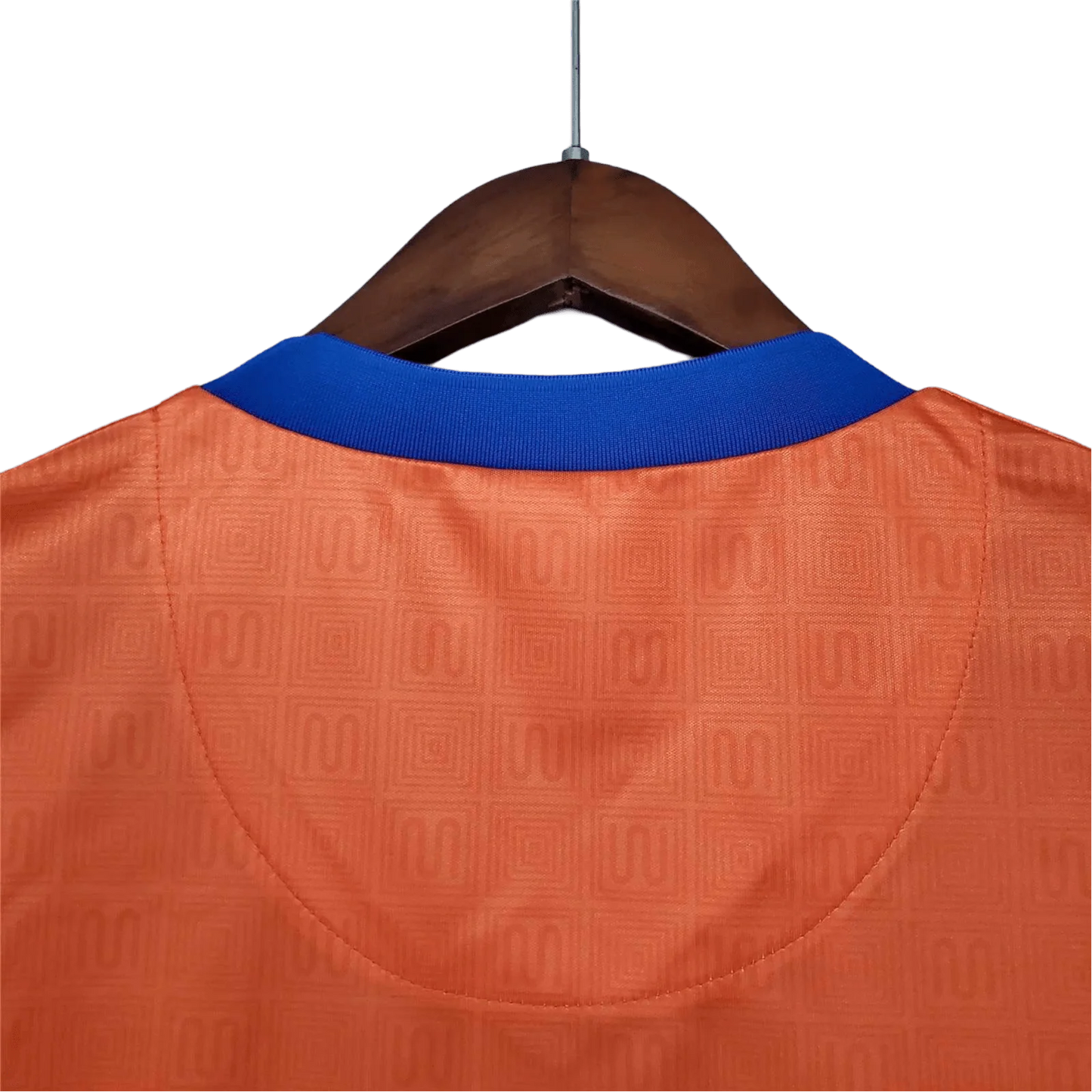 https://cdn.shopify.com/s/files/1/0826/7228/8075/files/19911992-fc-barcelona-orange-away-retro-kit-classickits433-192748.webp?v=1741199017