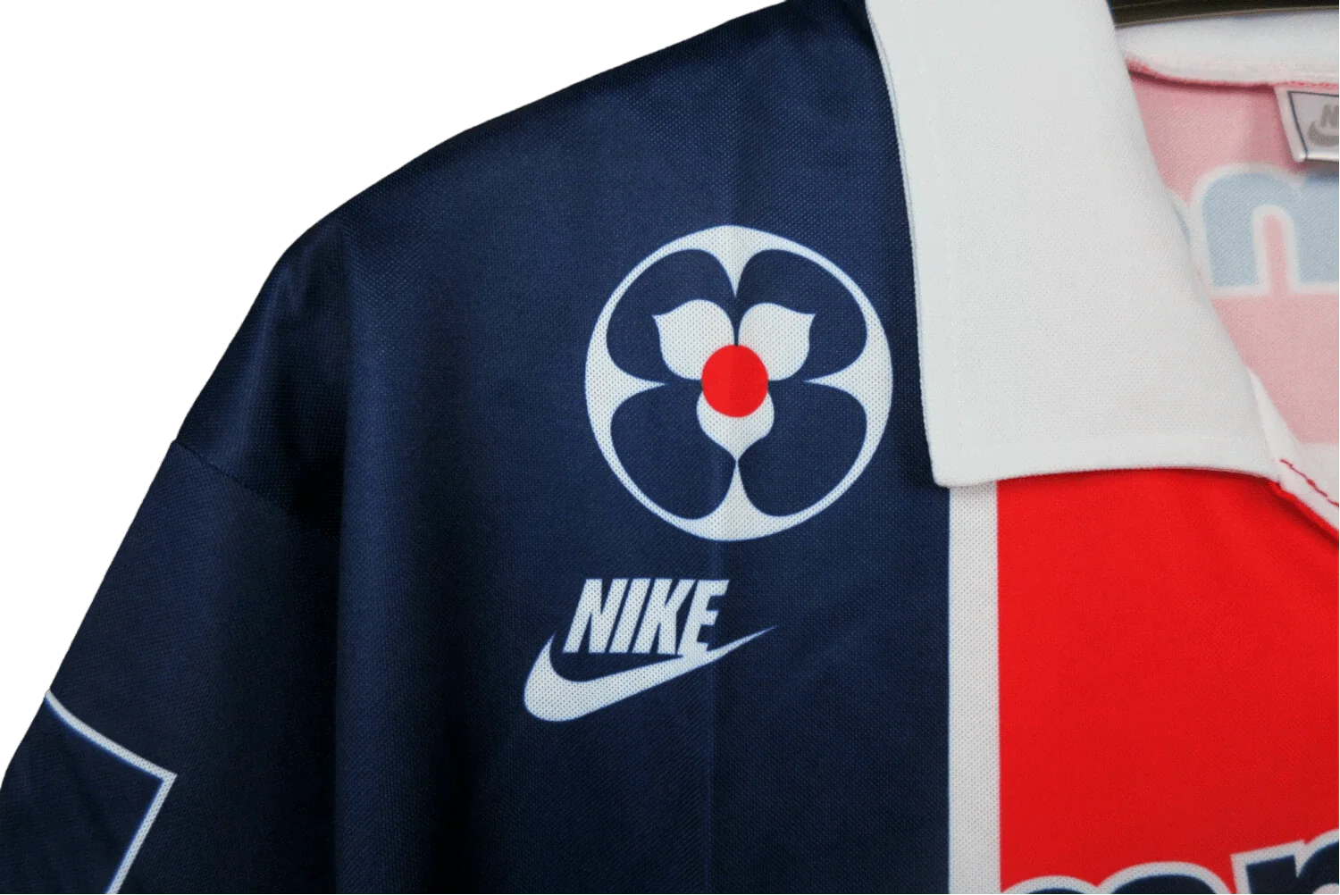 https://cdn.shopify.com/s/files/1/0826/7228/8075/files/19911992-paris-saint-germain-commodore-muller-home-retro-jersey-at-govintagejersey-779706.webp?v=1741199410