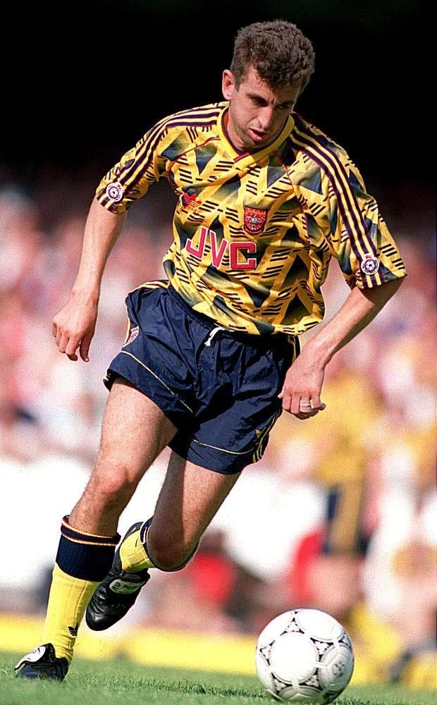 https://cdn.shopify.com/s/files/1/0826/7228/8075/files/19911993-arsenal-jvc-bruised-banana-away-retro-kit-classickits433-276442.webp?v=1741199348