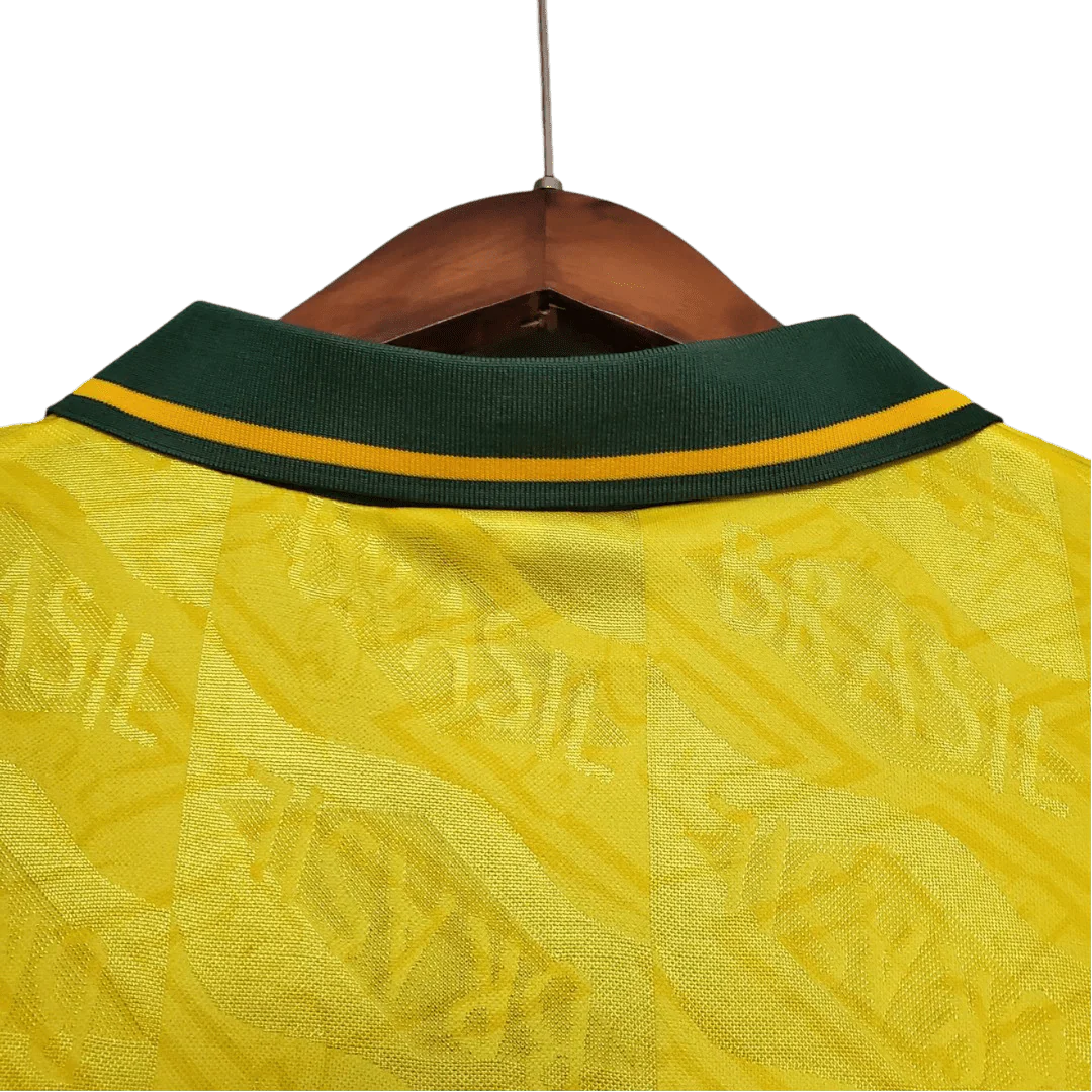 https://cdn.shopify.com/s/files/1/0826/7228/8075/files/19911993-brazil-home-retro-kit-classickits433-409157.webp?v=1741198761