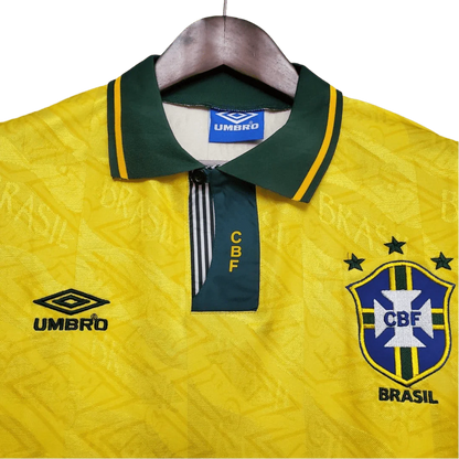 https://cdn.shopify.com/s/files/1/0826/7228/8075/files/19911993-brazil-home-retro-kit-classickits433-784378.webp?v=1741198764
