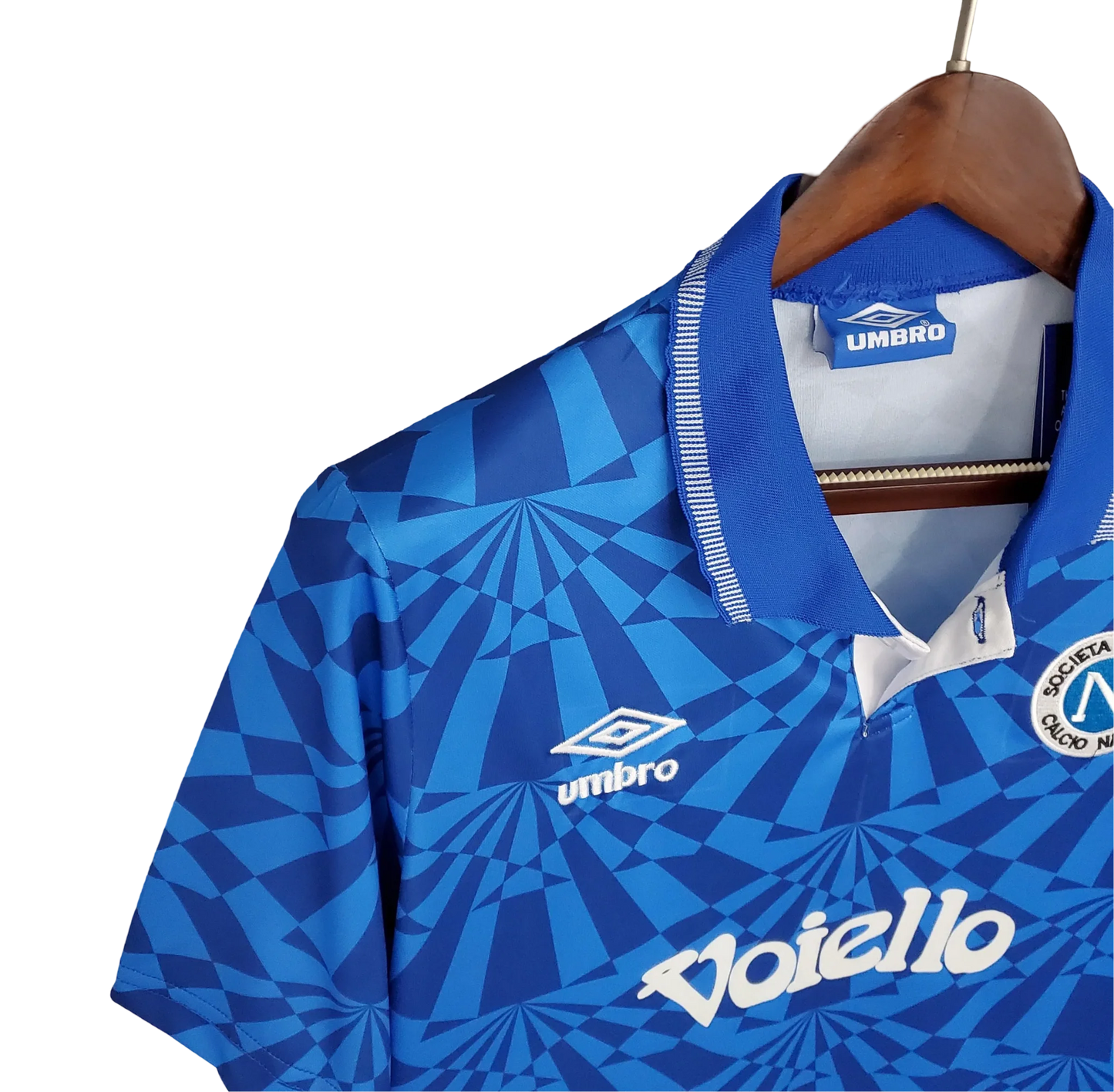 https://cdn.shopify.com/s/files/1/0826/7228/8075/files/19911993-napoli-voiello-home-retro-kit-classickits433-768623.webp?v=1741199050