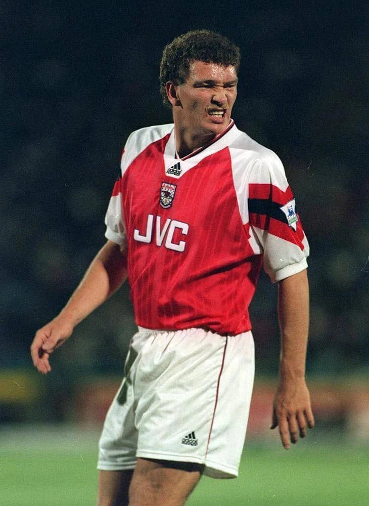 https://cdn.shopify.com/s/files/1/0826/7228/8075/files/19921993-arsenal-jvc-home-retro-kit-classickits433-698266.webp?v=1741199357