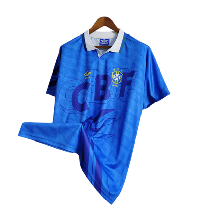 https://cdn.shopify.com/s/files/1/0826/7228/8075/files/19921993-brazil-away-retro-kit-classickits433-317664.webp?v=1741198817